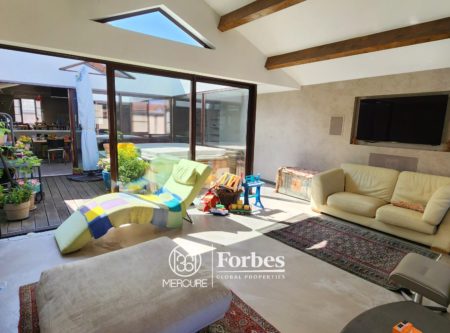 Riom – Maison spacieuse de 235 m² offrant confort et modernité - 21220AU
