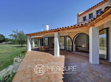 SUPERBE MAISON RENOVEE AVEC DEPENDANCES - 20459LR