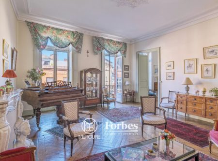 GRAND APPARTEMENT T7 DANS UN BEL HOTEL PARTICULIER - 9153TS