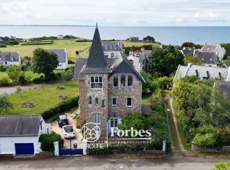 Southern Brittany, turn of the century seaside villa in Pouldu - 21278BR