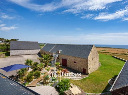 PRES  D’AUDIERNE – PROPRIETE AVEC VUE PANORAMIQUE SUR L’OCEAN - 20888BR