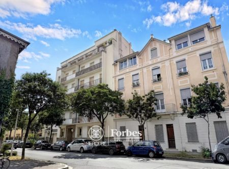 Quartier Montchat – T6 Terrasse, dernier étage , garage - 4953LY