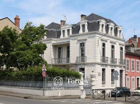ELEGANT EARLY 19TH CENTURY BOURGEOIS HOUSE WITH GARDEN AND GARAGE – TARBES - 901029bx