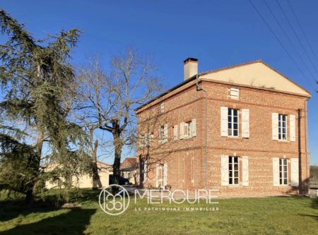 MAISON DE MAITRE – OUTBUILDINGS, PARK AND POOL - 9162TS