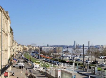 BORDEAUX QUAIS DES CHARTRONS – SUMPTUOUS FLAT WITH GARONNE VIEW - 900860bxA