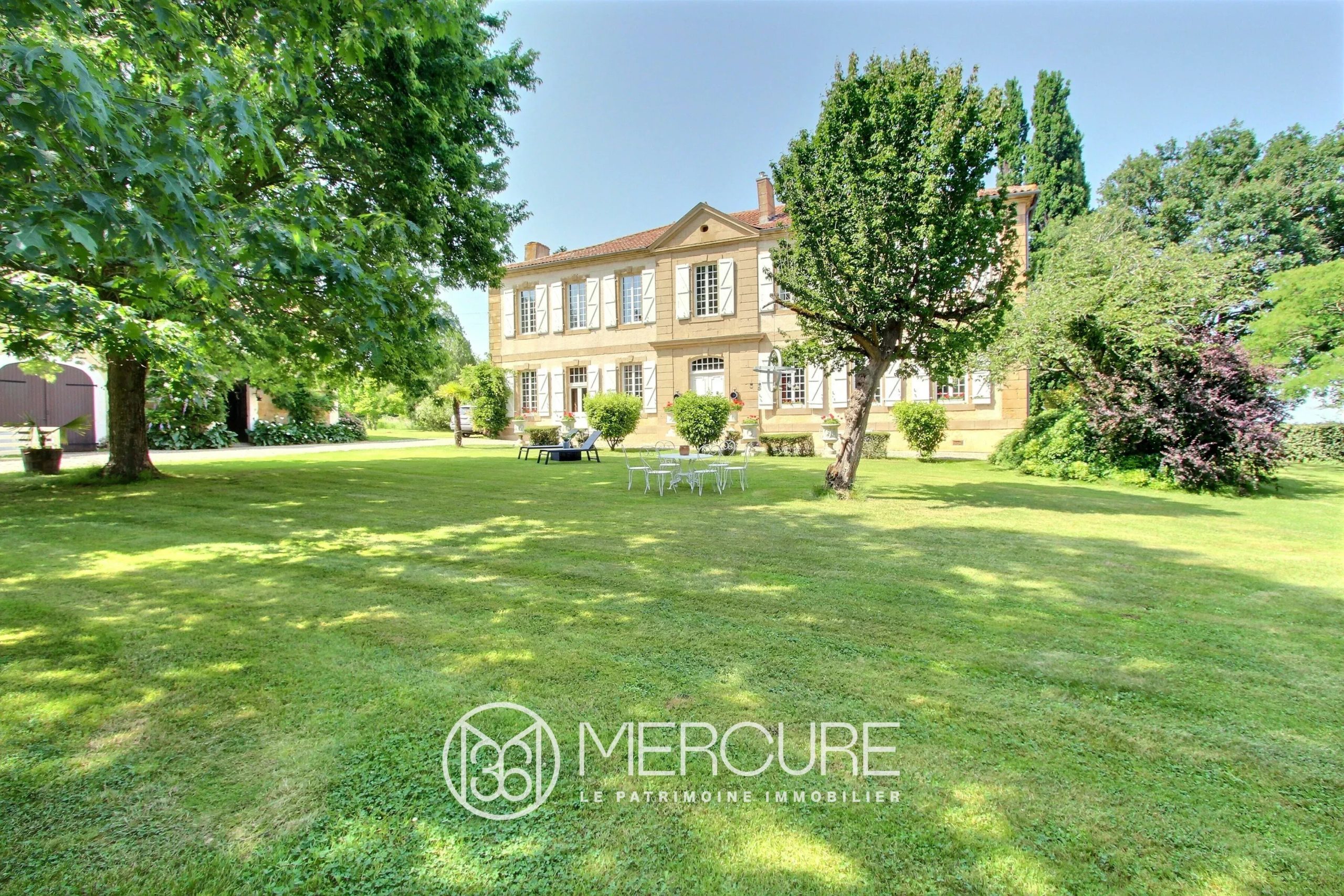 CHATEAU XVIIIEME – PISCINE – VUE PYRÉNÉES - 8622TS