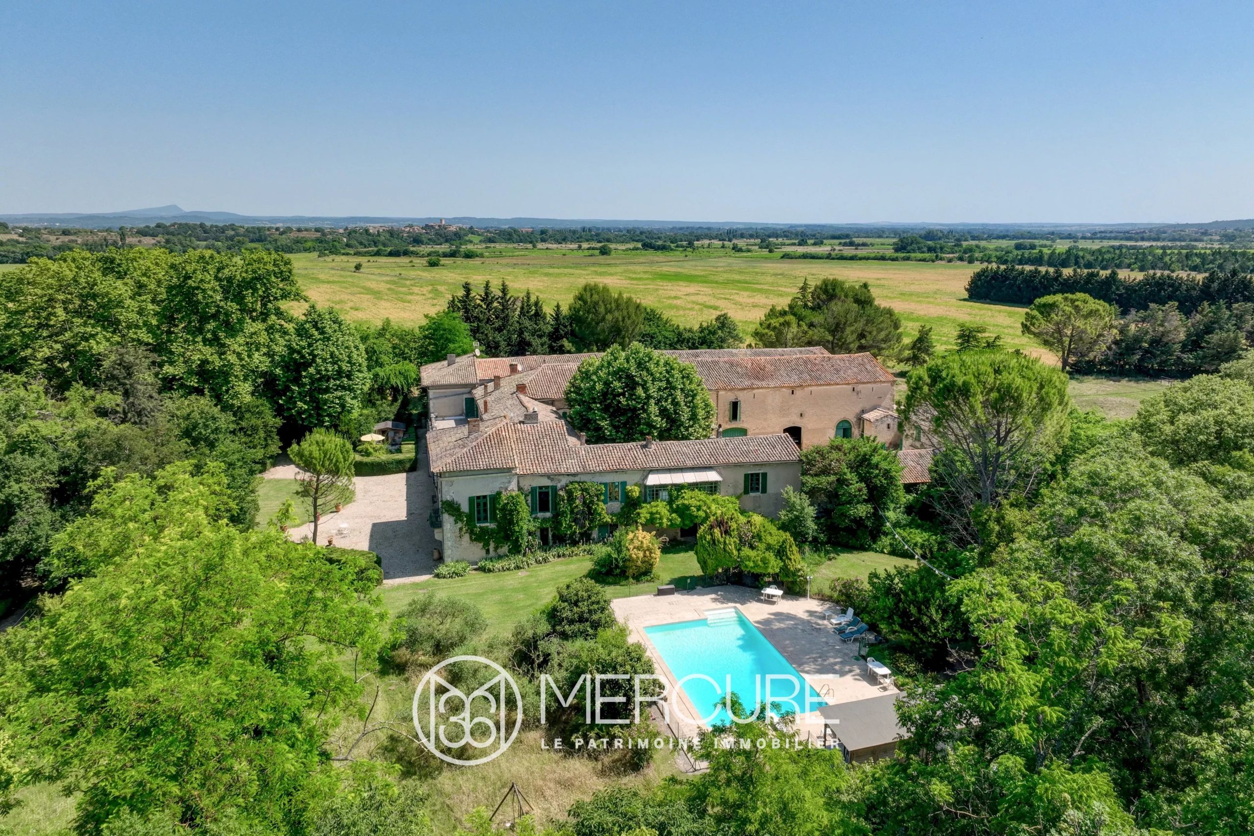 A 20 minutes de Nîmes authentique mas d’origine XVIIème et ses dépendances entouré de 76 ha de terres et de bois - 21243LR