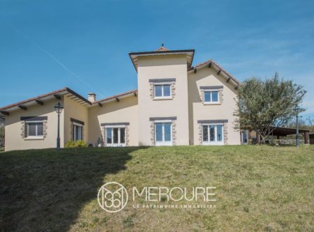 Exceptional villa, combining modernity and comfort, on the outskirts of Clermont-Ferrand - 21063AU