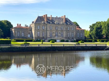 West of France, Magnificent 18th-century chateau, listed as a Historic Monument, set in the heart of a 42-hectare estate. - 21197VE