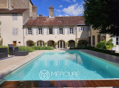 PROPRIETE XVII-XVIIIèmes SIECLES EN PARFAIT ETAT - 21214CP