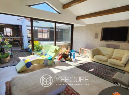 Riom – Spacious 235 sqm house offering comfort and modernity - 21220AU