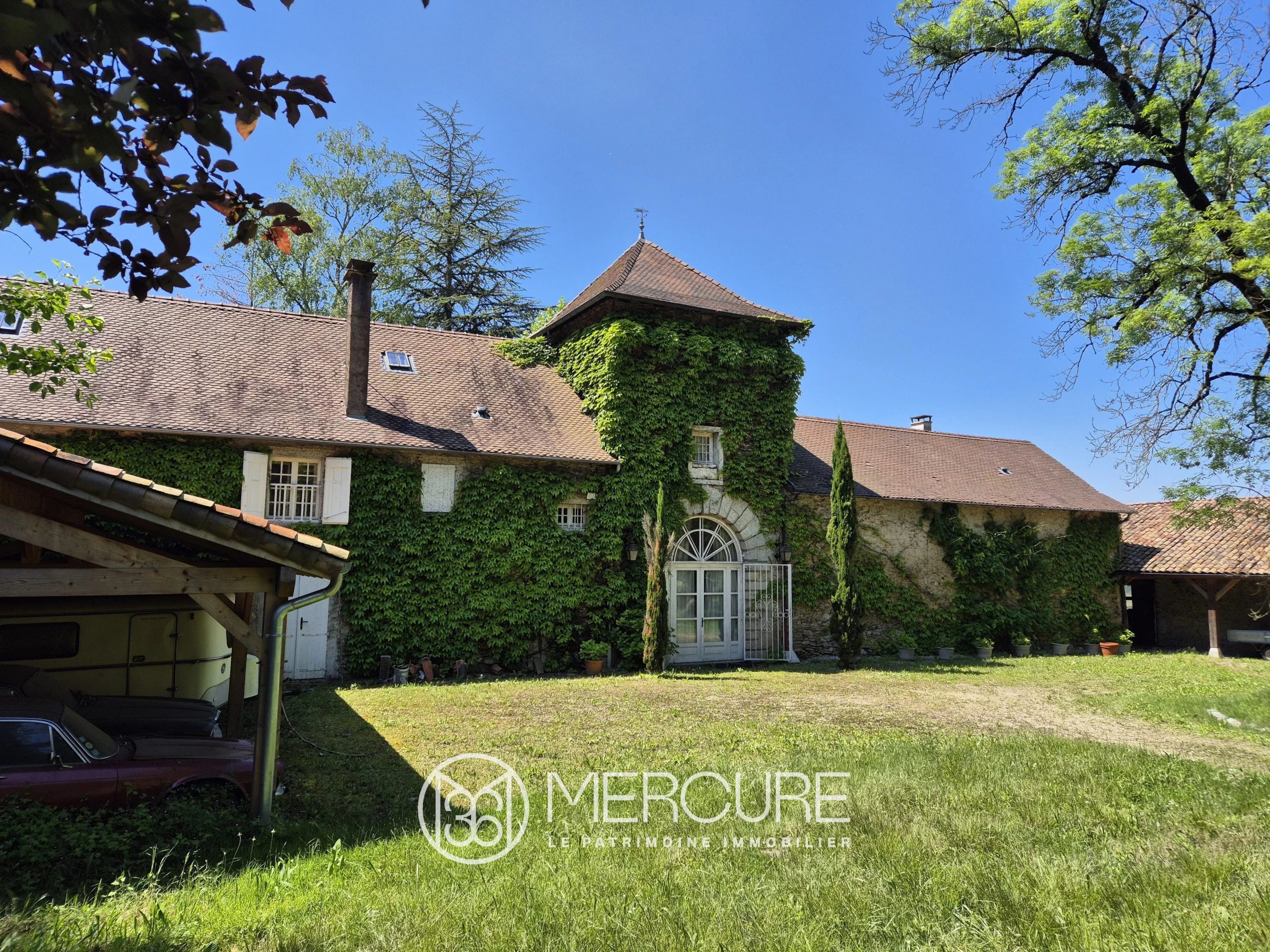 DAUPHINE – MAISON DE CARACTERE AVEC RUINES RENOVEES ET SECURISEES - 4927LY