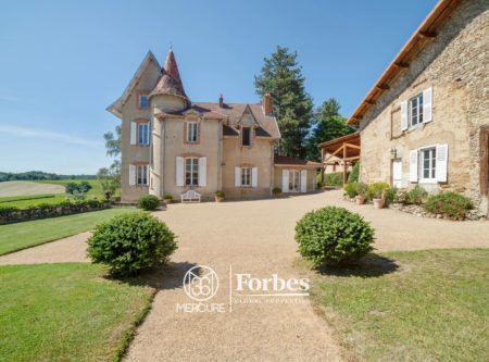 Charmant Manoir XIXème rénové, dépendances, sur 2 hectares, 25min Clermont-Ferrand - 21304AU