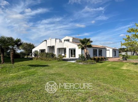 Vendée –  St Révérend – architect-designed house - 2324VE