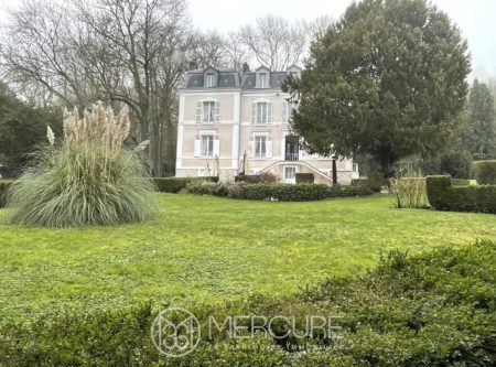 Seine-et-Marne, Provins, Manor House - 21062IF