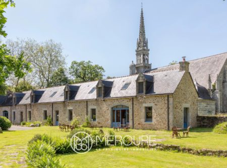 PRES DE QUIMPER – BELLE LONGERE JUMELEE EN CAMPAGNE - 20755BR2