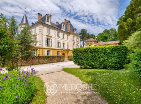 Charming 3-Room Apartment in Historic French Estate - 4919LY