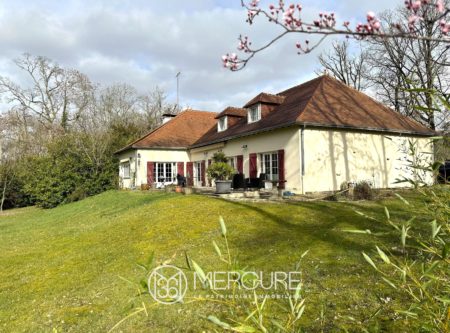 MAISON de CARACTERE 320 M² sur 4.700 M² de JARDIN - 9863PO