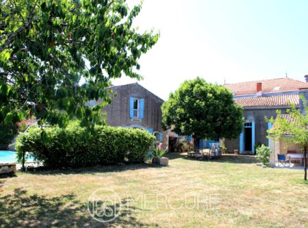 MAISON DE FAMILLE AUTHENTIQUE ET ART DE VIVRE A PROXIMITE DE LA COTE - 10189PO
