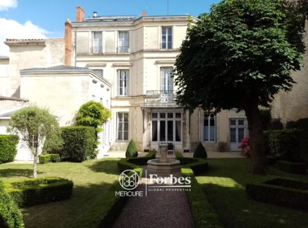 APPARTEMENT-MAISON AVEC JARDIN - 9885PO
