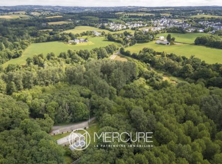 Près de Quimper, Belles longères anciennes en forêt - 21275BR