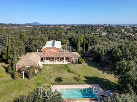 5 KMS MONTPELLIER OUEST COEXCLUSIVITE EXCEPTIONNELLE PROPRIETE DE PLAIN-PIED SUR PRES DE 5 HECTARES - 20667LR