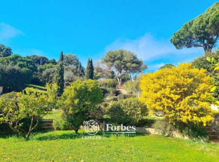 LA CROIX VALMER – Villa à vendre avec piscine couverte et fort potentiel - 4909LY