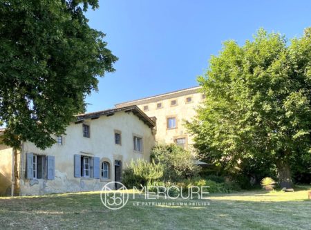 415 m² property - 4682LY