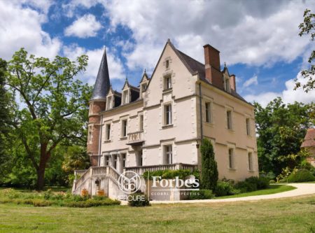 Au coeur du Bourbonnais, château XIXeme en excellent état sur 5.2ha - 21226AU