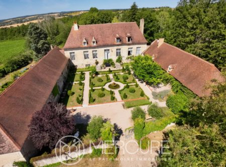 Chateau d’exception XIV-XVIIeme au coeur du Bourbonnais - 21287AU