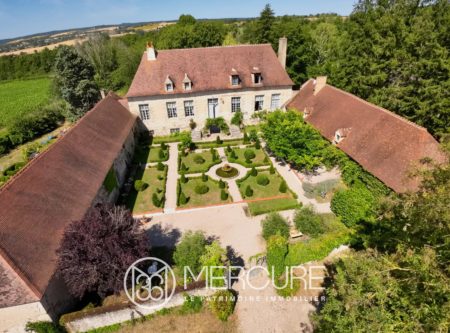 Exceptional XIV-XVIIth century chateau in the heart of the Bourbonnais region - 21287AU