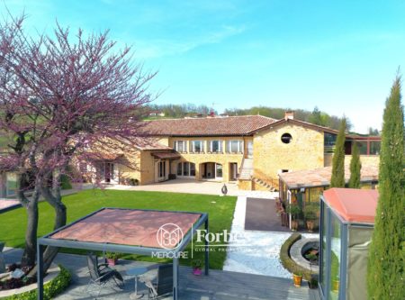 BEAUJOLAIS – Ancienne ferme en pierres dorées à vendre - 4824LY
