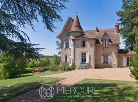 Charmant Manoir XIXème rénové, dépendances, sur 2 hectares, 25min Clermont-Ferrand - 21304AU