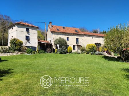 North Puy de Dome, fully renovated farmhouse and outbuildings converted into B&B. - 21169AU