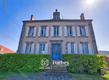 Late 19th century manor house with panoramic views, on 4616m2, 5min from A75 motorway - 21172AU