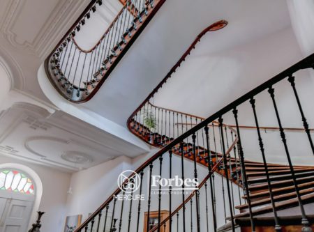 BEAUTIFUL MANSION IN THE TOWN CENTRE - 8765TS