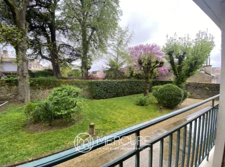 APPARTEMENT T3 AVEC BALCON, PARKING ET CAVE - 10106po