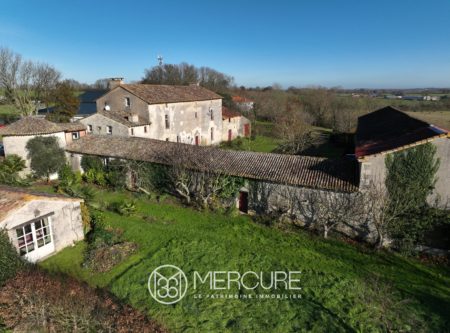 16th C. CHARACTER HOUSE - 10049PO