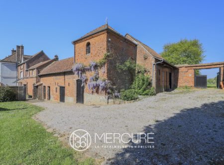 Near Montreuil-sur-mer, Manor house and outbuildings - 21044NC