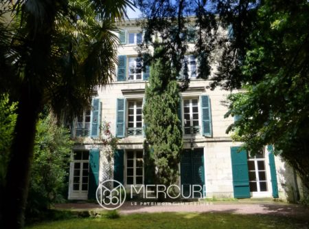 CHARMANTE MAISON DE VILLE - 9928PO