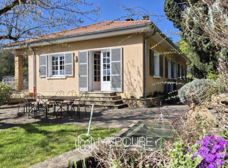 RHÔNE – SAINT-CYR-AU-MONT-D’OR VILLA 252 m² of living space. - 4910LY