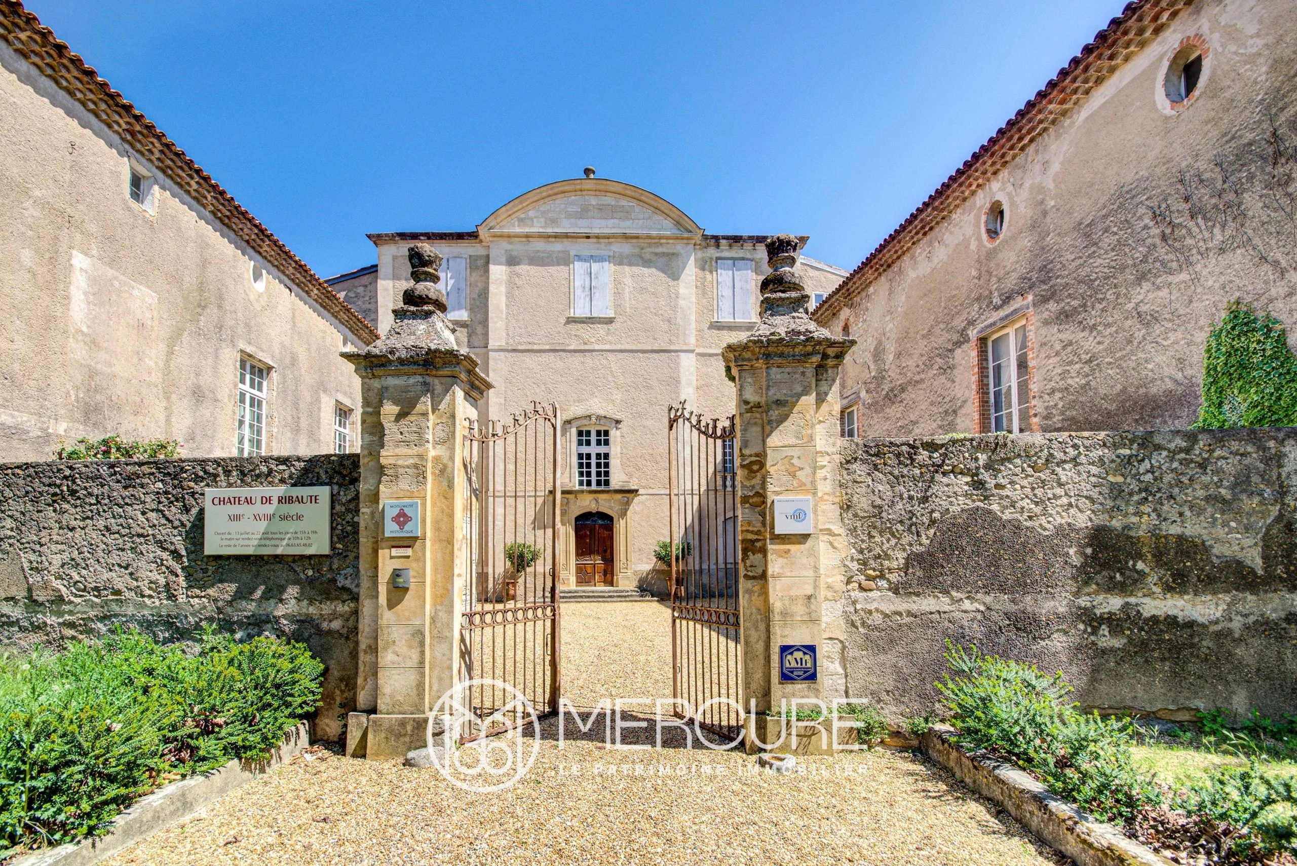 SOLE AGENCY – EXCEPTIONAL LISTED CHATEAU FROM THE 13TH AND 18TH CENTURIES - 19413LR