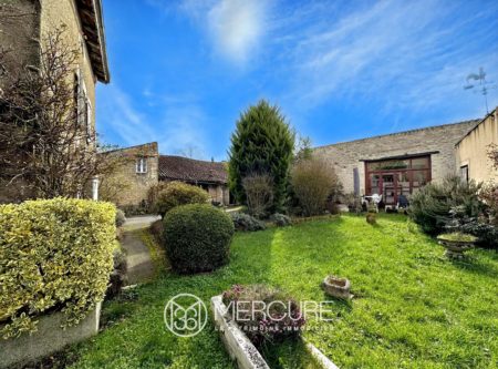 CHARMING ESTATE ENSEMBLE OF TWO HOUSES WITH OUTBUILDING - 9852PO
