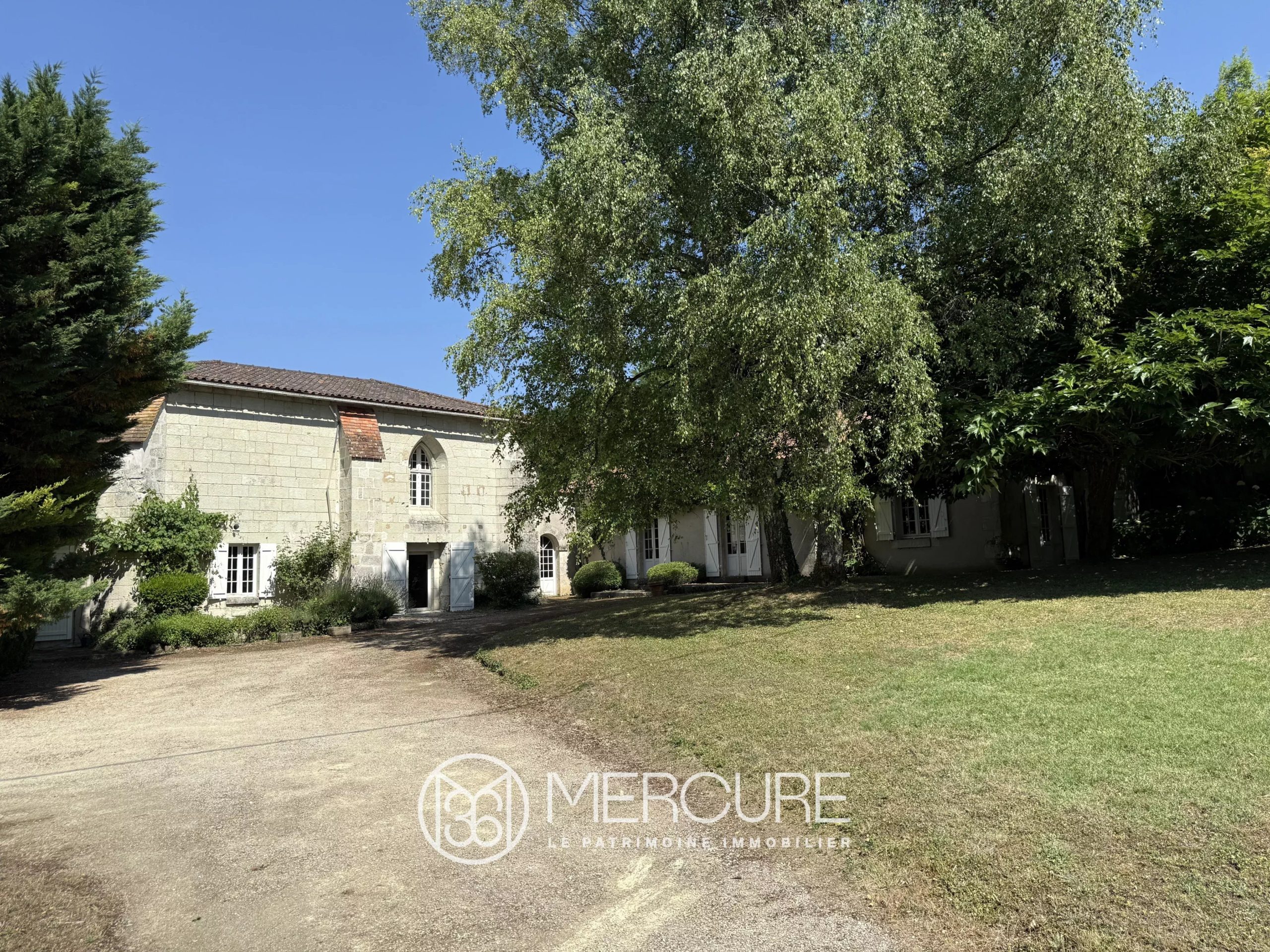 CHAPELLE XVe sur PARC avec PISCINE - 10163PO