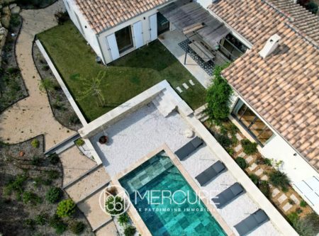 Superb contemporary villa in the heart of the Luberon - 21196LR