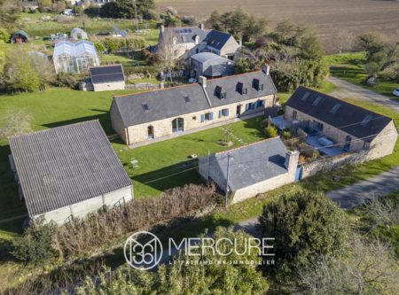 Pont-l’Abbé – Charming Stone Estate  Cottages, Close to Beaches and Amenities - 21160BR
