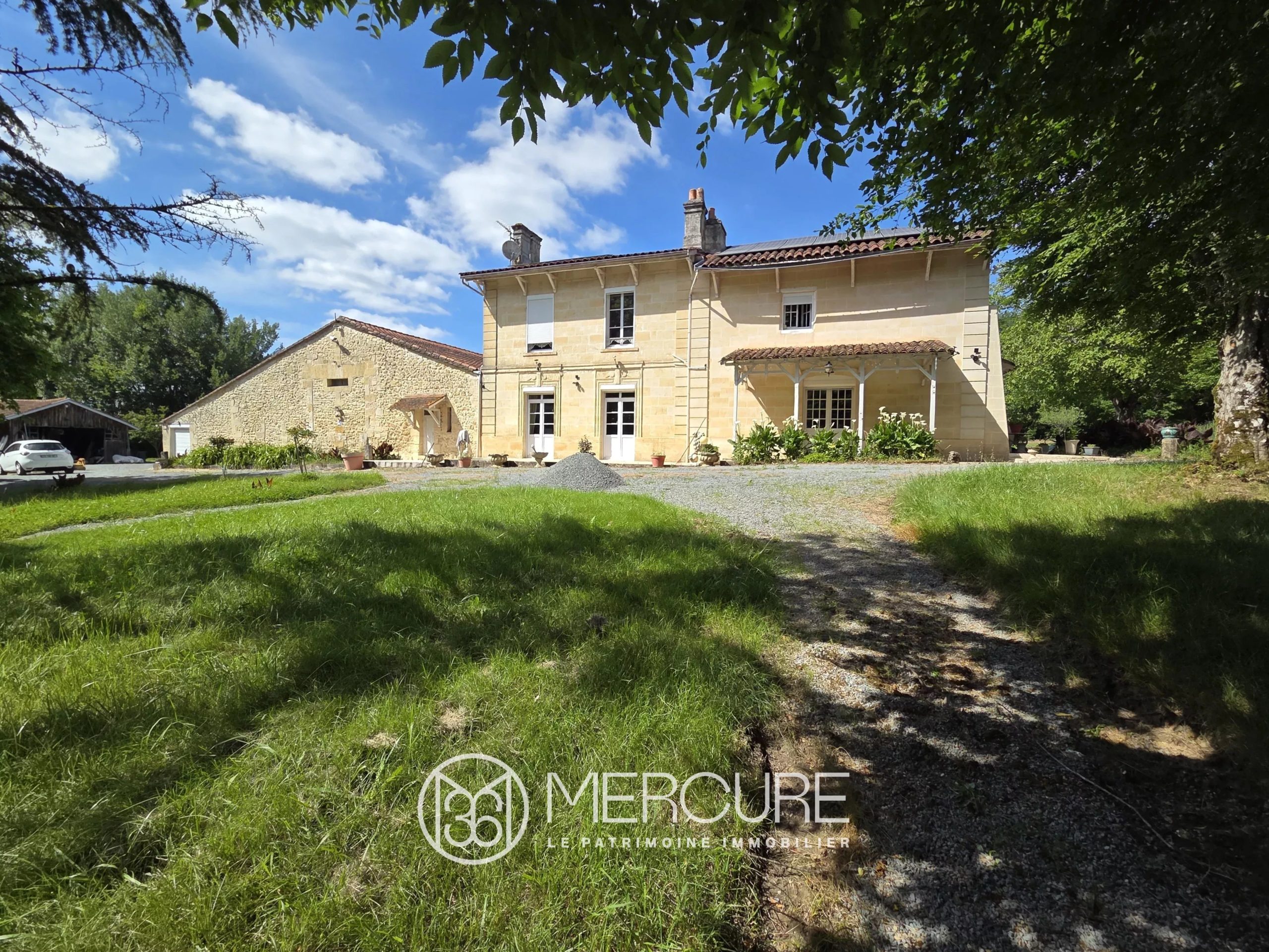 12 HECTARES DANS L&rsquo;ENTRE-DEUX-MERS - 901049bx