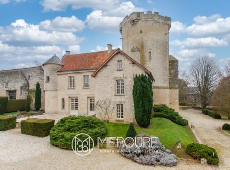 North of France, Chateau and outbuildings - 80583PI