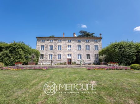 RENOVATED 18TH-C MANOR HOUSE – OUTBUILDINGS - 21351AU
