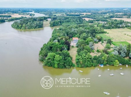 PROPRIÉTÉ D’EXCEPTION EN BORDURE D’ERDRE – PARC DE PLUS DE 5.8 HECTARES - 3066